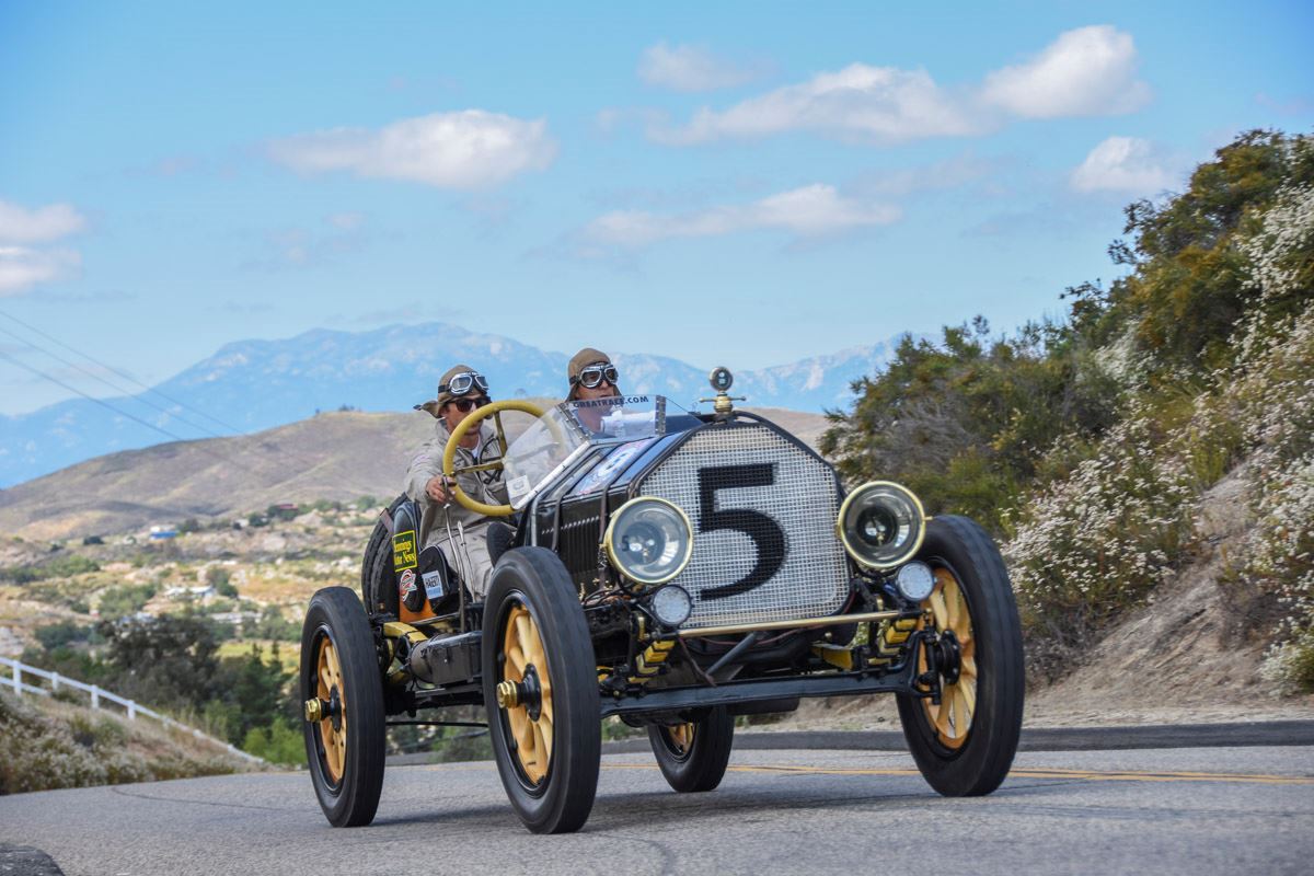 1909 Buick racer attacks the California hills Opens in new window